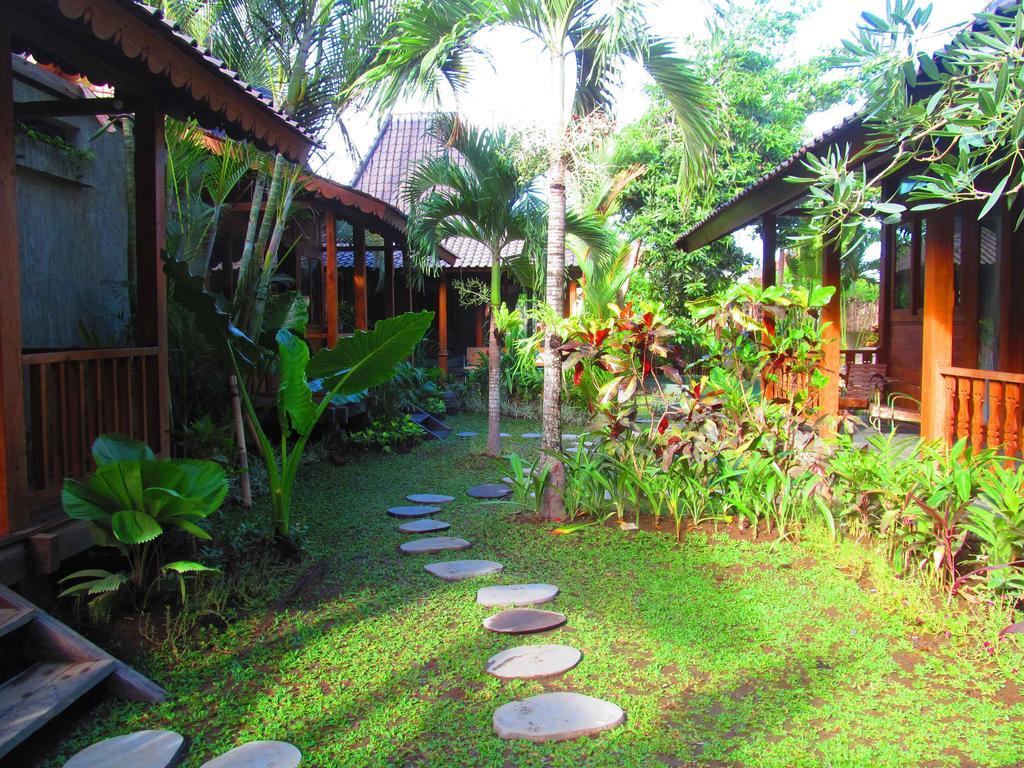 Hotel Eat Sleep Skate Sanur Esterno foto